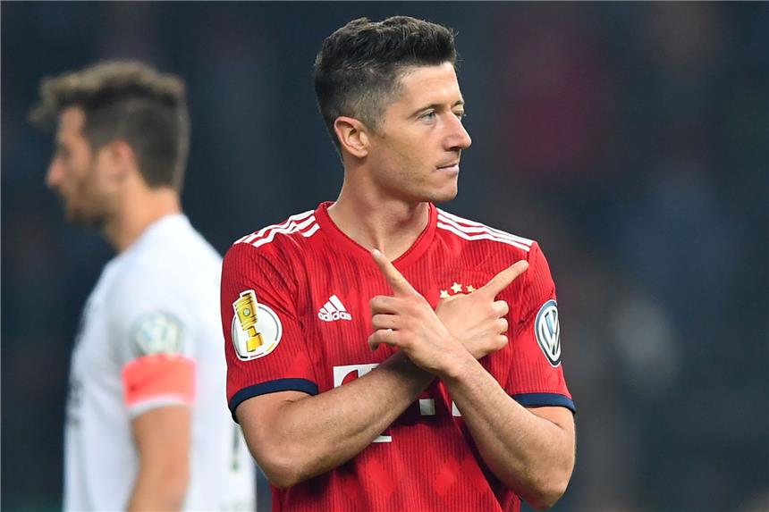 Polnischer Top-Stürmer will Bayern im Sommer verlassen Forciert seinen Abgang: Robert Lewandowski.
