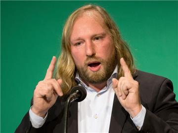 Fordert die Anhebung des Hartz-IV-Regelsatzes als Ausgleich für höhere Lebensmittelpreise: Grünen-Fraktionschef Anton Hofreiter. Foto: Friso Gentsch/Archiv