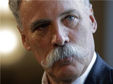 Formel-1-Chef Chase Carey hofft auf Spannung im WM-Titelkampf. Foto: Manu Fernandez