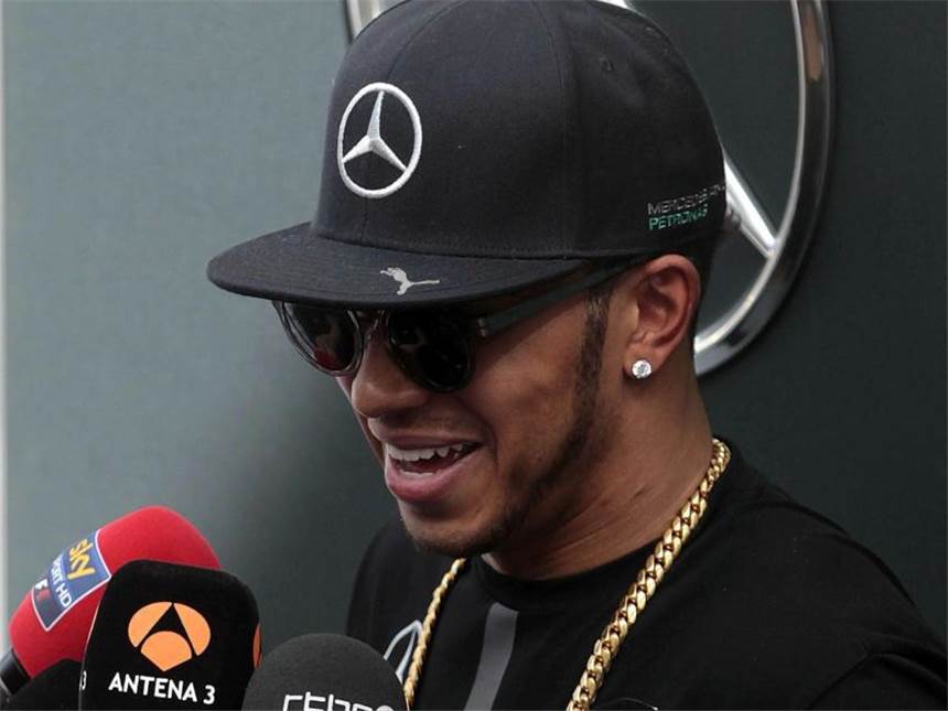 Mercedes lässt Hamilton Freiheiten: «Ist ein Rastloser» Formel-1-Weltmeister Lewis Hamilton ist privat viel unterwegs. Foto: Alberto Estevez