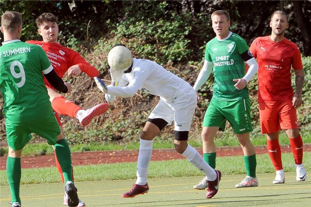 Emotionen, rassige Zweikämpfe und mehr: Mehr als 80 Bilder der Hinrunde zum Durchklicken Foto-Impressionen der Fußball-Hinrunde.
