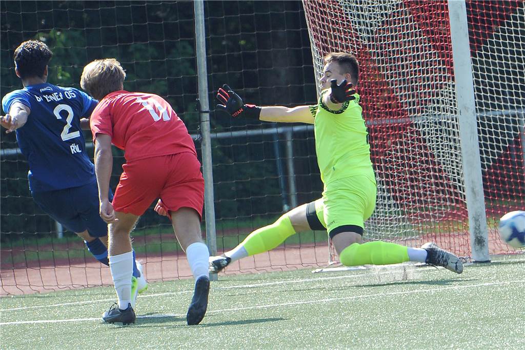 Emotionen, rassige Zweikämpfe und mehr: Mehr als 80 Bilder der Hinrunde zum Durchklicken Foto-Impressionen von der Fußball-Hinrunde.