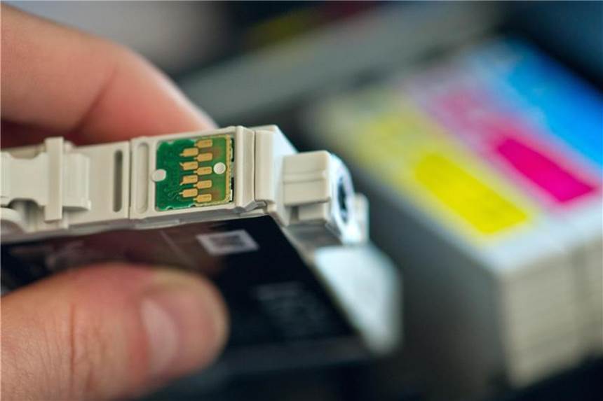 Bei Auswahl des Druckers auf Einsatzzweck achten Fotos gelingen mit Tintenstrahldruckern besser. Laserdrucker eignen sich eher für das Ausdrucken von Texten. Darauf macht Stiftung Warentest aufmerksam. Foto: Andrea Warnecke