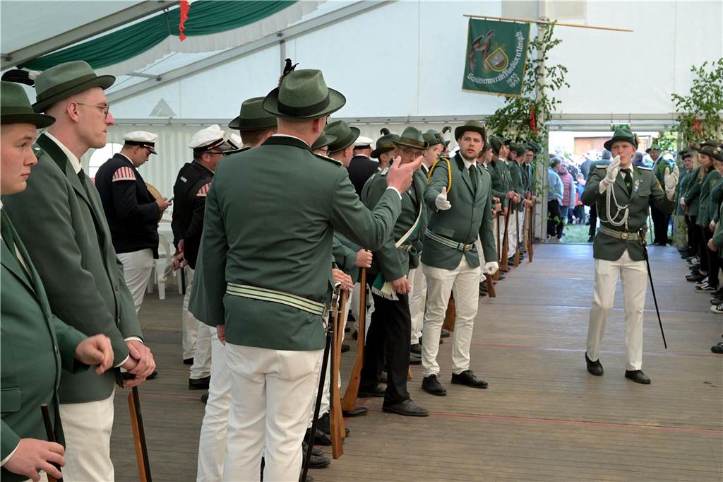 Viele Bilder vom Königsball des Schützenverein Nordick: „Wir feiern hier ein Turbo-Schützenfest“