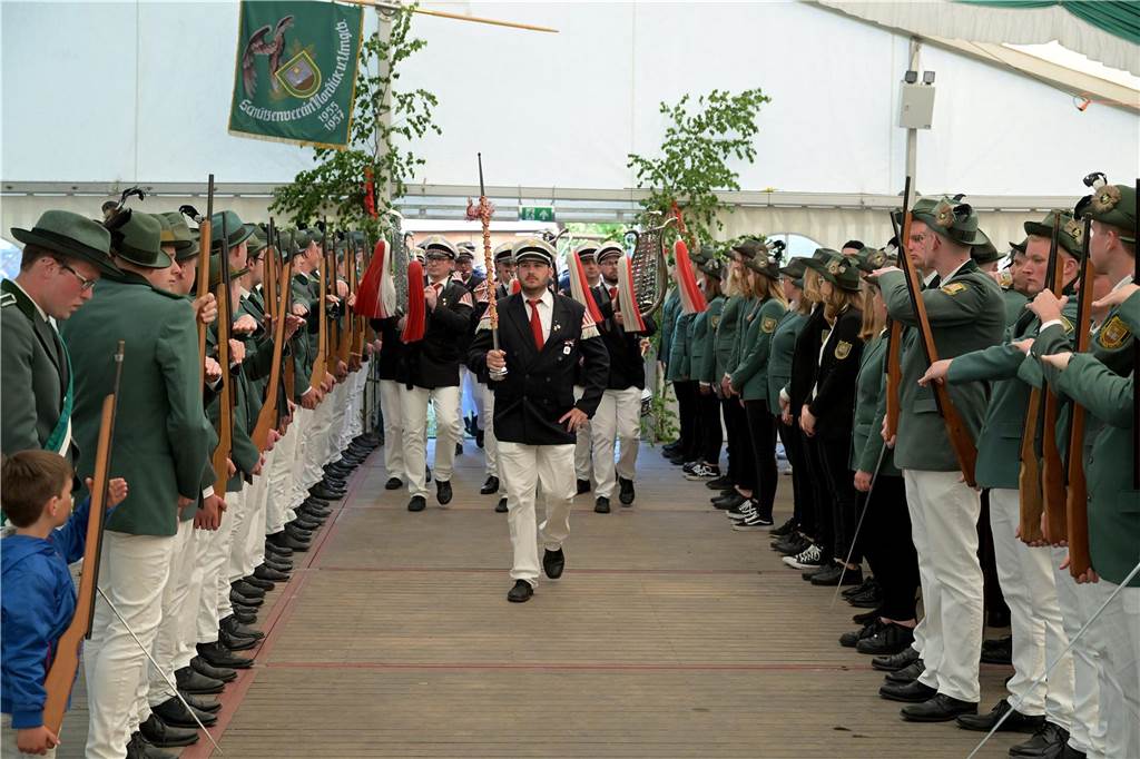 Viele Bilder vom Königsball des Schützenverein Nordick: „Wir feiern hier ein Turbo-Schützenfest“