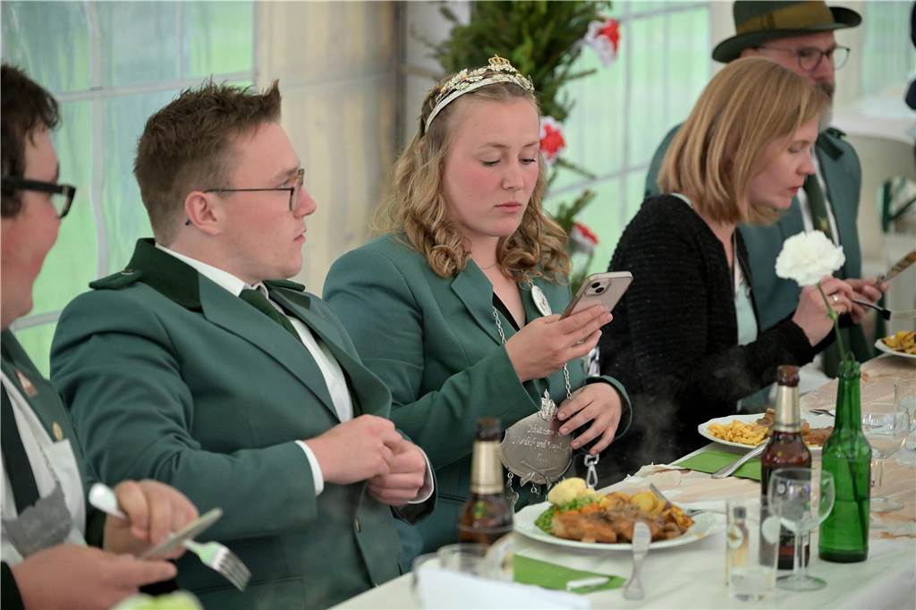 Viele Bilder vom Königsball des Schützenverein Nordick: „Wir feiern hier ein Turbo-Schützenfest“