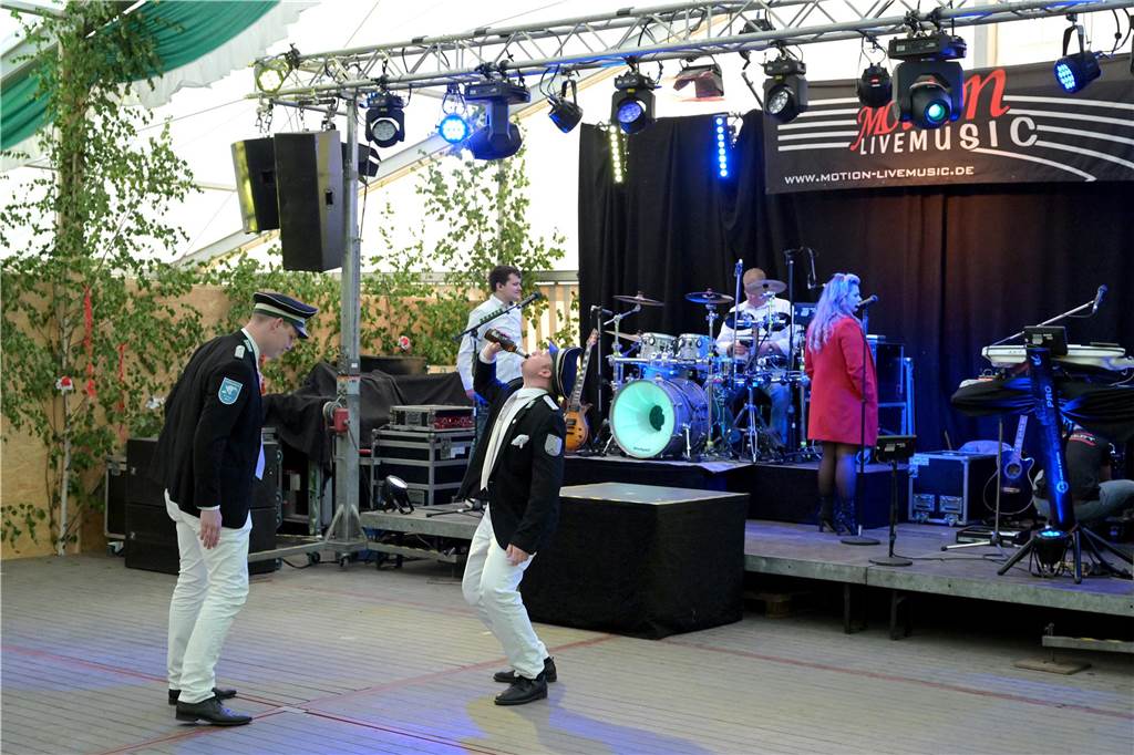 Viele Bilder vom Königsball des Schützenverein Nordick: „Wir feiern hier ein Turbo-Schützenfest“