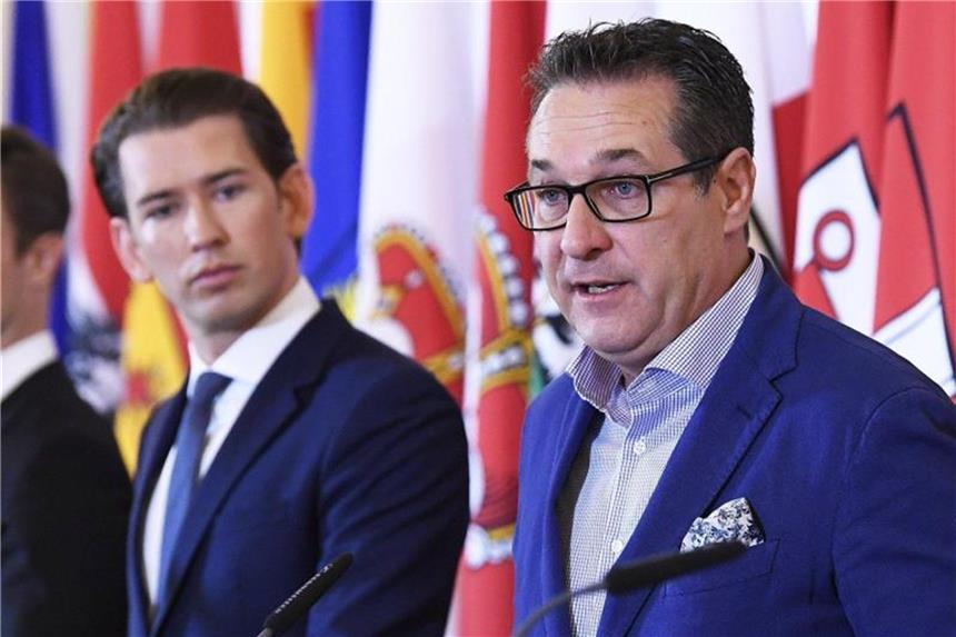 Österreich und Deutschland wollen Mittelmeer-Route schließen FPÖ-Mann Strache (r) will nicht, dass Österreich „für die Fehler der deutschen Politik bestraft“ wird. Foto: Robert Jaeger/APA