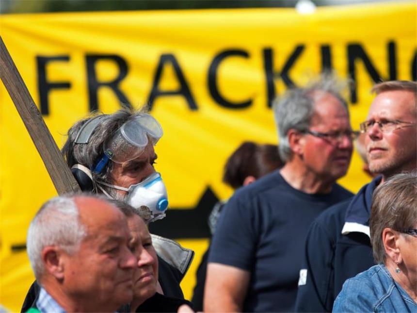 Bericht: Kompromiss zum umstrittenen Gas-Fracking Fracking ist in der Bevölkerung umstritten. Foto: Jens Büttner/Archiv
