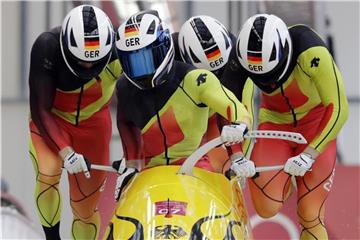 Francesco Friedrich kann mit seinem Team auch Gold im Viererbob gewinnen. Foto: Wong Maye-E/AP