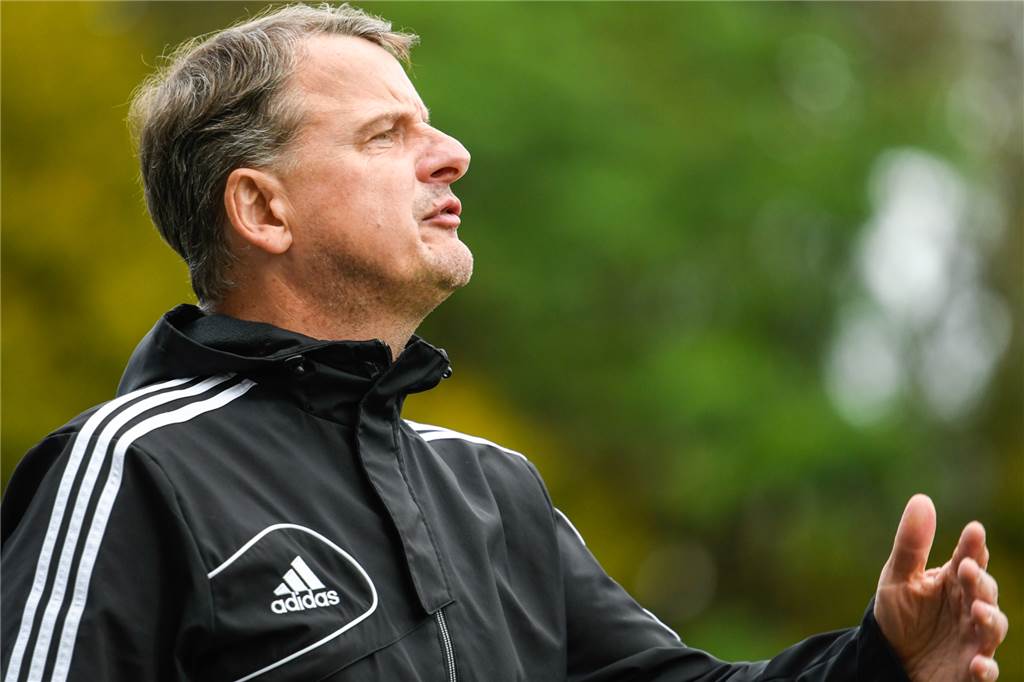 BV Brambauer verliert wegen zwei Situationen das Spiel gegen ETuS/DJK Schwerte Frank Bidar hatte am Sonntag wenig Grund zur Freude.
