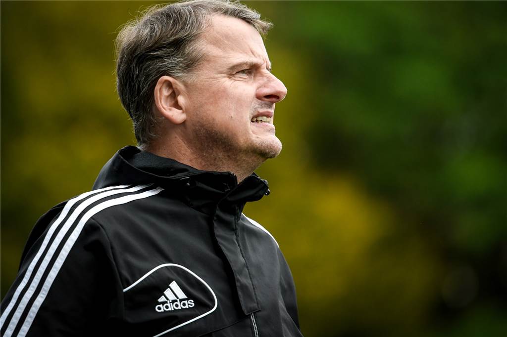 Lüner Bezirksligist verlängert mit seinem Trainerteam Frank Bidar trainiert auch in der Saison 2021/2022 den BV Brambauer.
