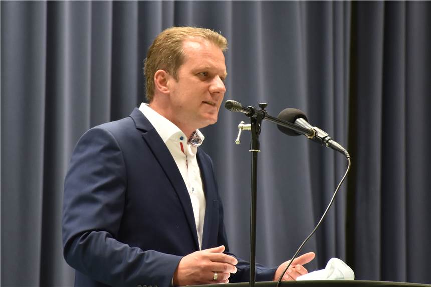 Frank Engbers geht für die CDU in den Bürgermeister-Wahlkampf Frank Engbers, hier mit seiner Frau Mireille, soll für die CDU Südlohn-Oeding in den Wahlkampf um das Bürgermeisteramt ziehen. Die Mitgliederversammlung hat ihn am Dienstagabend gewählt.