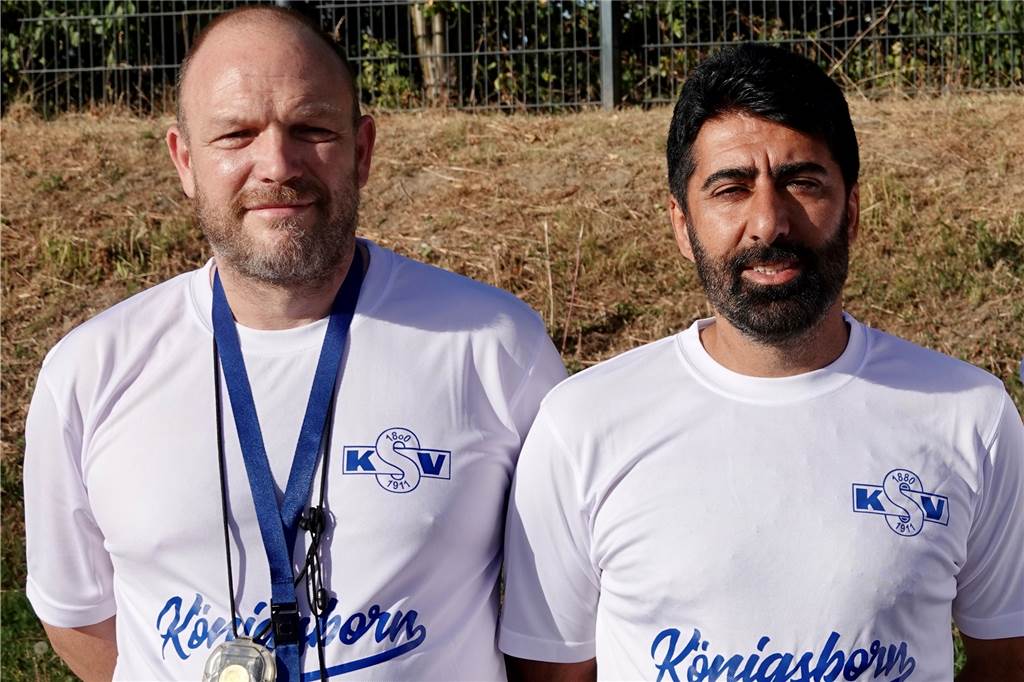 Spieler haben einen „Hintern wie Kim Kardashian“ - KSV-Coach will trotzdem wieder angreifen Frank Oetzel und Engin Derwich bleiben dem KSV auch in der Saison 2021/22 erhalten.