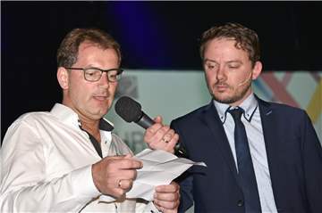 Frank Schaten (l.), hier als Laudator bei der Ahauser Sportlergala 2018, will der Gala in diesem Jahr mit seinen Vorstandskollegen vom VfL Ahaus fernbleiben.