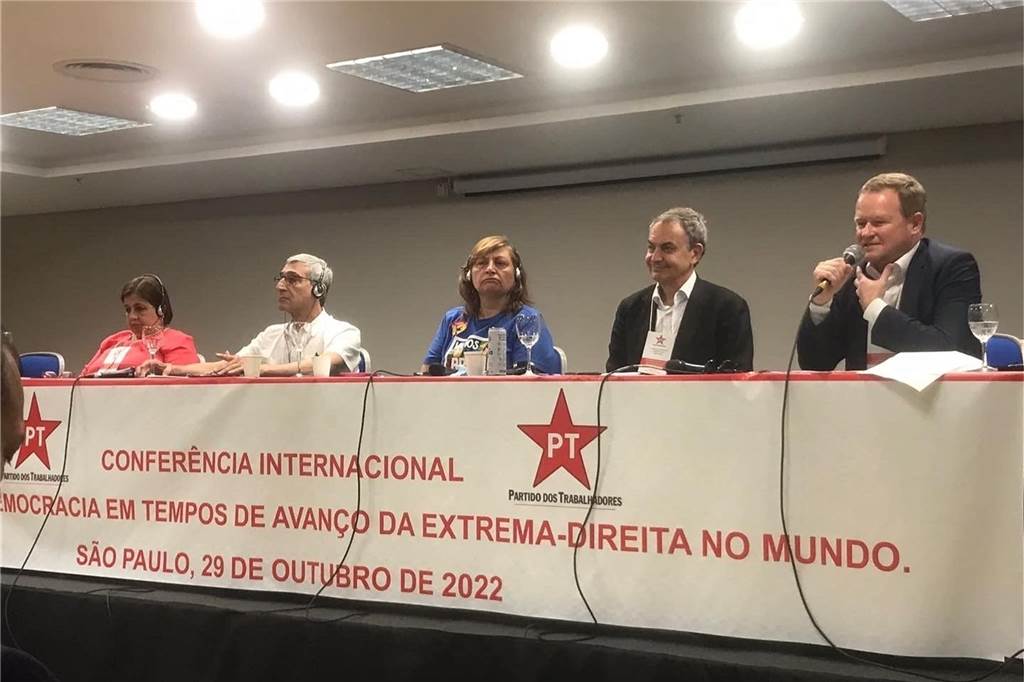 Schwabe prognostiziert Lula „vier superschwere Jahre“ Frank Schwabe (r.) führte in Brasilien als Mitglied einer SPD-Delegation auch zahlreiche politische Gespräche.