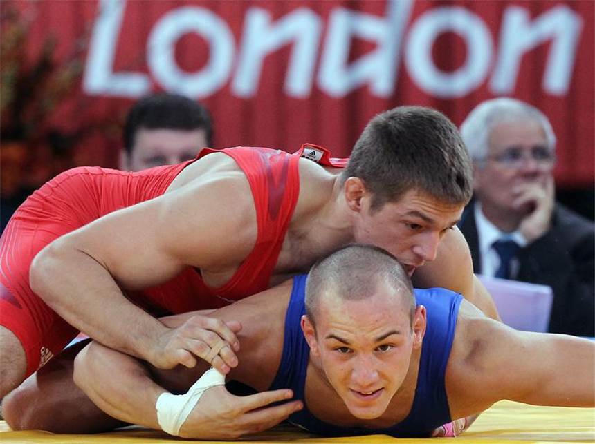 Stäbler verpasst Bronze Frank Stäbler (v) hatte gegen Tamas Lorincz aus Ungarn das Nachsehen. Foto: Orestis Panagiotou