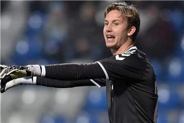 Frankfurts Neuverpflichtung Frederik Rönnow meldet sich vor dem Supercup wieder einsatzbereit. Foto: F. Singer/PAP