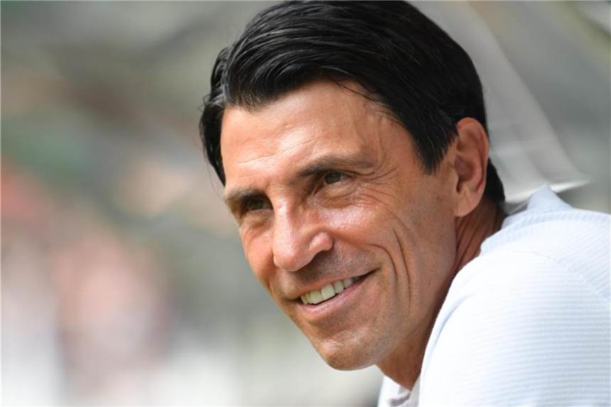 Eintracht-Sportchef: Bayern und Dortmund sollen investieren Frankfurts Sportdirektor Bruno Hübner erwartet von den Bundesliga-Spitzenclubs finanzielles Engagement auf dem Transfermarkt. Foto: Arne Dedert