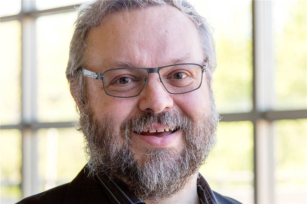 Eltern schlagen Alarm - und fordern eigenen Inzidenzwert für Schüler Franz-Josef Kahlen von der Landeselternschaft der Gymnasien fordert, Schüler besser zu schützen.