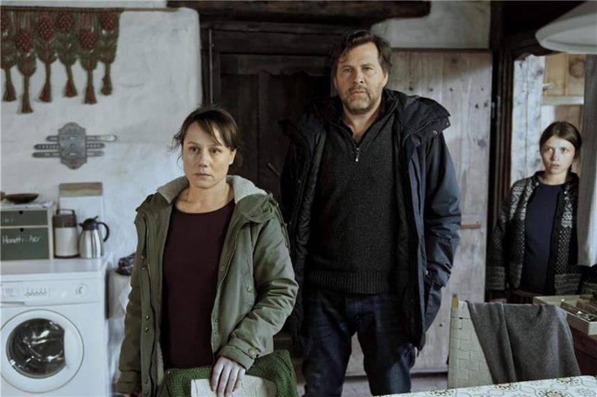 „Tatort“-Kommissare ermitteln erfolgreich Franziska Tobler (Eva Löbau, l) und Friedemann Berg (Hans-Jochen Wagner) ermitteln im Schwarzwald. Foto: Benoit Linder/SWR/ARD