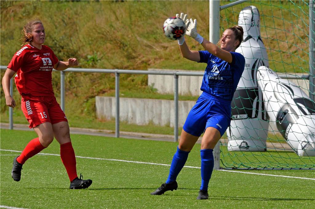 Frauen-Regionalliga, SSV Rhade - Wacker Mecklenbeck 2:0 (0:0)