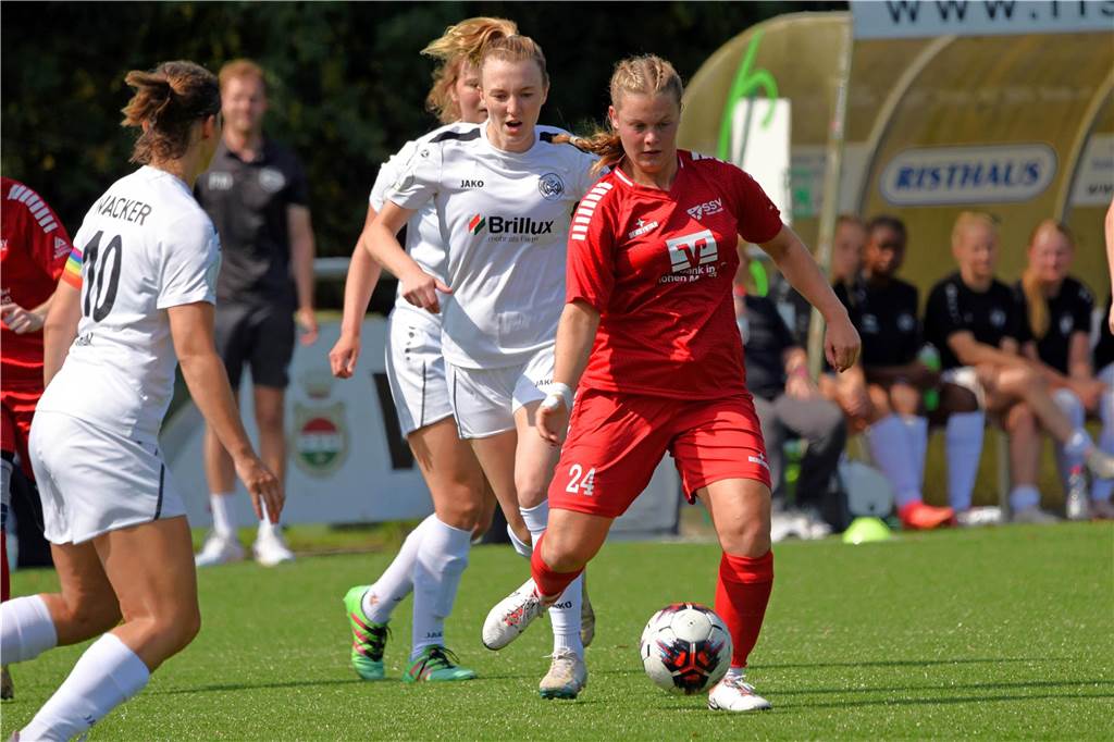Frauen-Regionalliga, SSV Rhade - Wacker Mecklenbeck 2:0 (0:0)