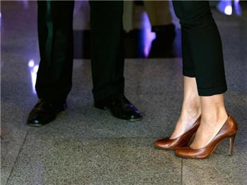Frauen schneiden der Studie zufolge bei allen Einkommensarten schlechter ab als Männer. Foto: Soeren Stache
