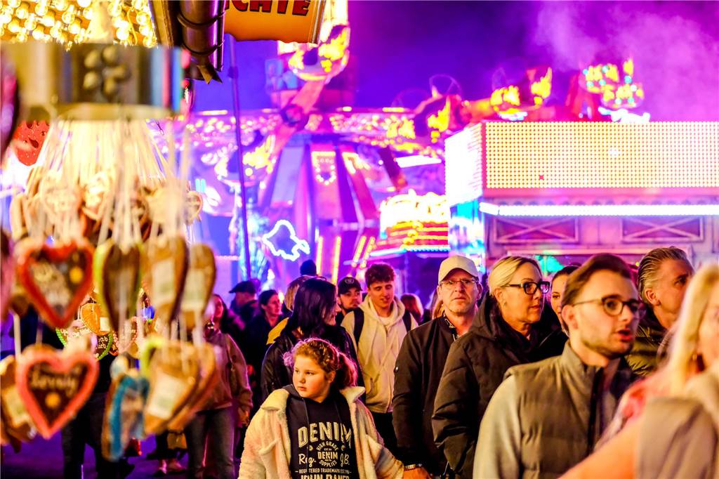 Palmkirmes 2025 in Recklinghausen Besucher auf der Palmkirmes in Recklinghausen