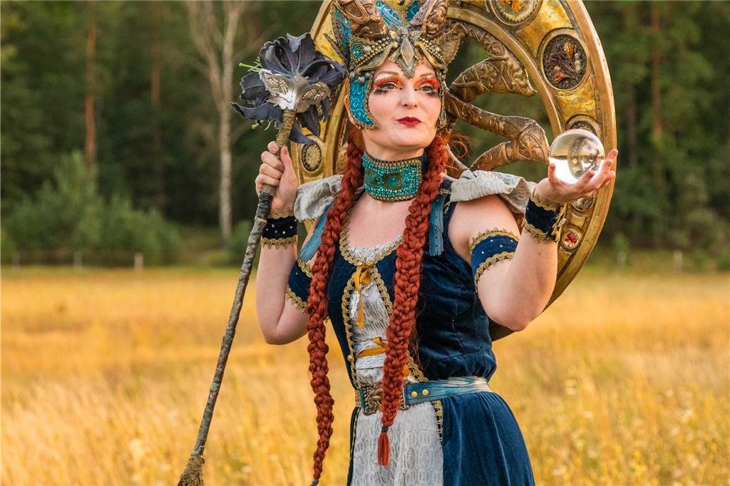 Nordkirchen bietet eine Zeitreise in den Barock an Frauen wie dieser werden die Besucher Nordkirchens möglicherweise auch begegnen.