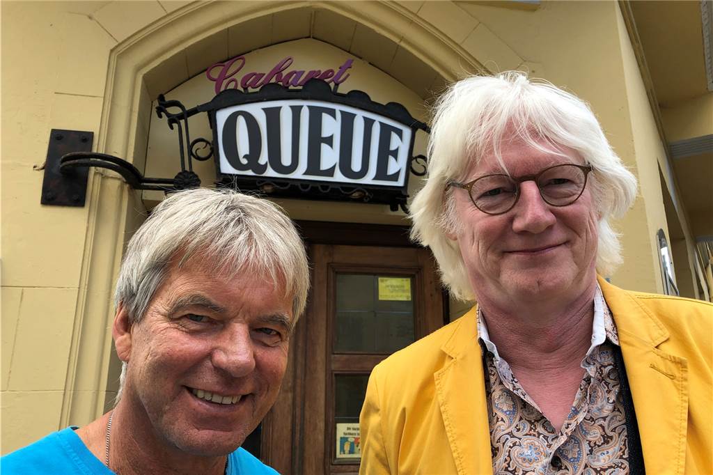 Georg Delfmann will das Cabaret Queue abgeben und sucht schon einen Nachfolger Fred Ape (l.) und Georg Delfmann sind das Cabaret Queue. Nun will Inhaber Delfmann sein Lebenswerk an jemand anderen übergeben.
