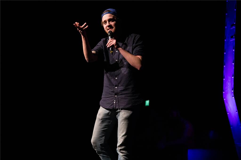 Lea Drüppel Theater: Zum Jahresabschluss gibt´s einen Mix aus Poesie, Comedy und Musik Freddy Allerdisse wird die Jahresabschlussgala im Lea Drüppel Theater moderieren.