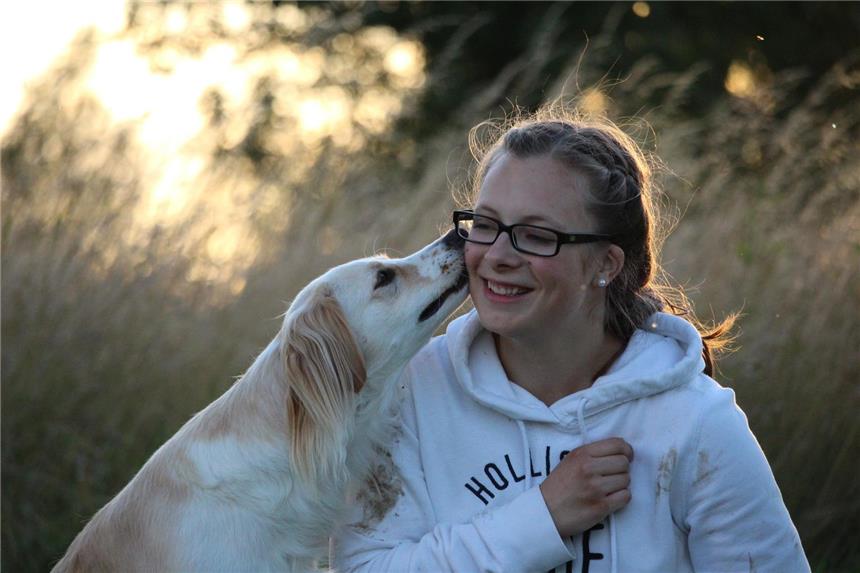 Vom Straßenhund zum Fernsehstar Frederike Spyrka und ihre Hündin Nala sind auch vor den Kameras ein eingespieltes Team.