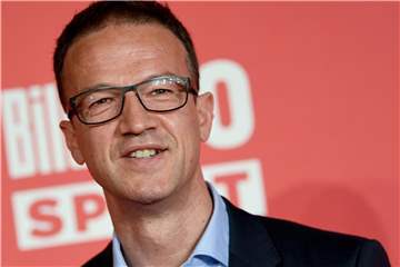 Fredi Bobic und Eintracht Frankfurt haben sich auf eine lange Zusammenarbeit verständigt. Foto: Britta Pedersen