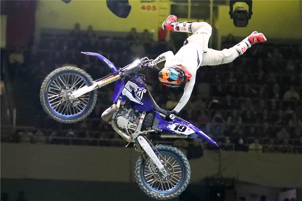 Freestyle beim ADAC Supercross in der Westfalenhalle am 14. Januar: Die motorisierten Akrobaten sorgten für Staunen in der ausverkauften Halle.