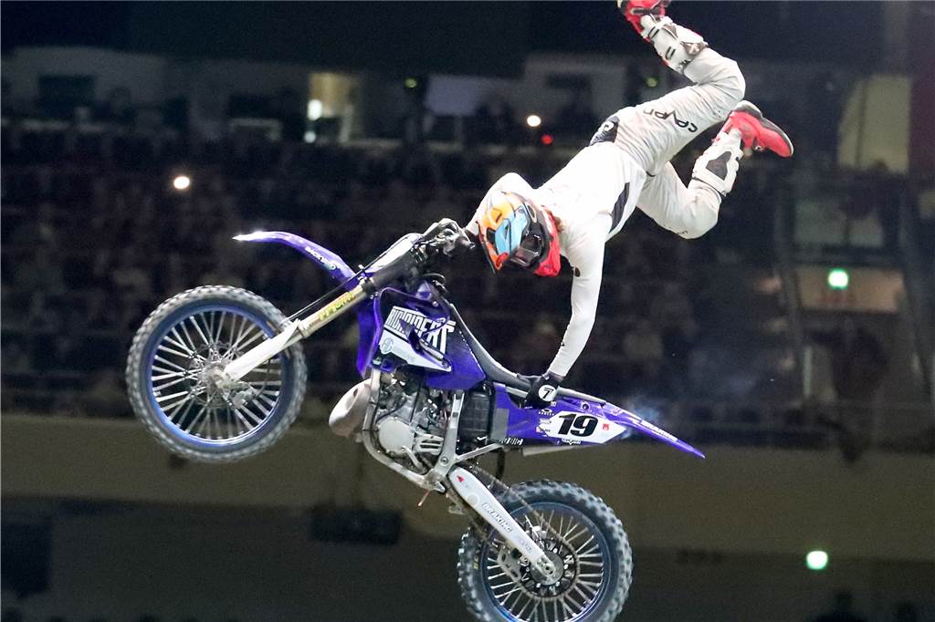 Freestyle beim ADAC Supercross in der Westfalenhalle am 14. Januar: Die motorisierten Akrobaten sorgten für Staunen in der ausverkauften Halle.