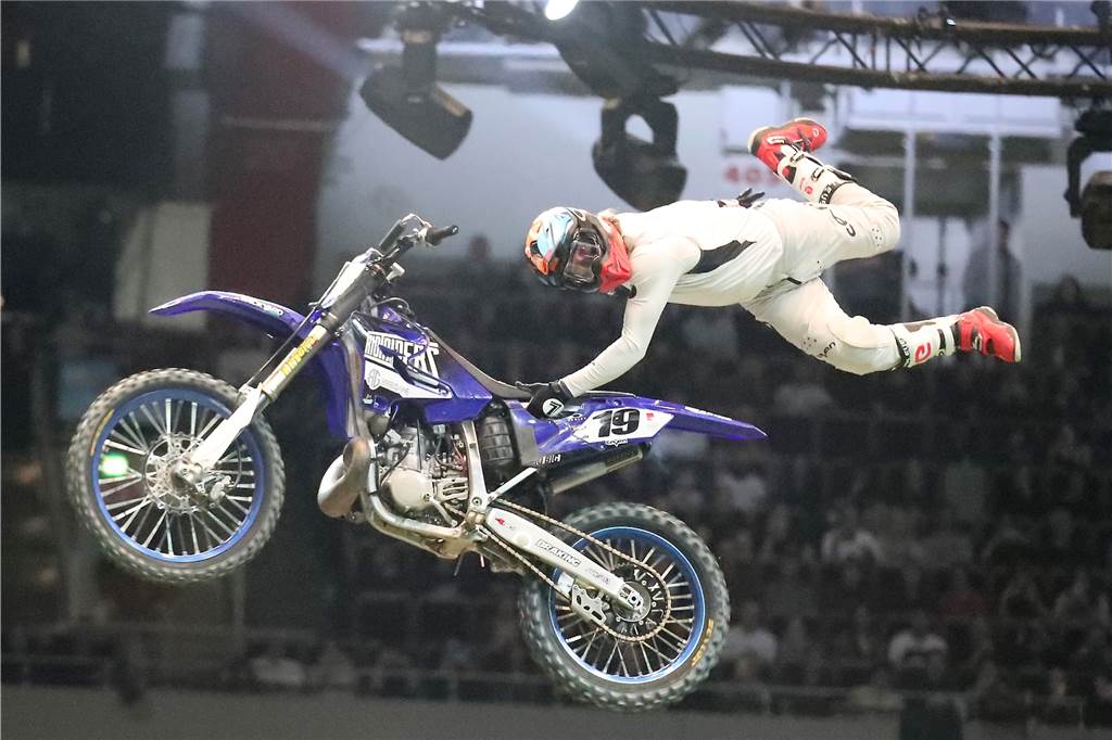 Freestyle beim ADAC Supercross in der Westfalenhalle am 14. Januar: Die motorisierten Akrobaten sorgten für Staunen in der ausverkauften Halle.