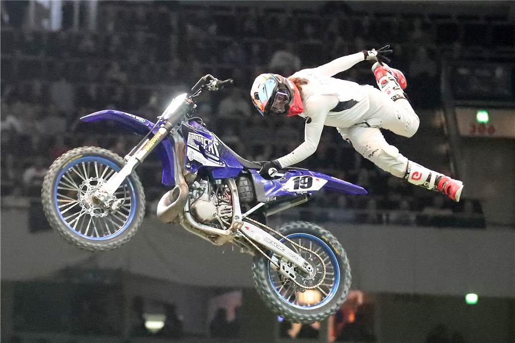 Freestyle beim ADAC Supercross in der Westfalenhalle am 14. Januar: Die motorisierten Akrobaten sorgten für Staunen in der ausverkauften Halle.