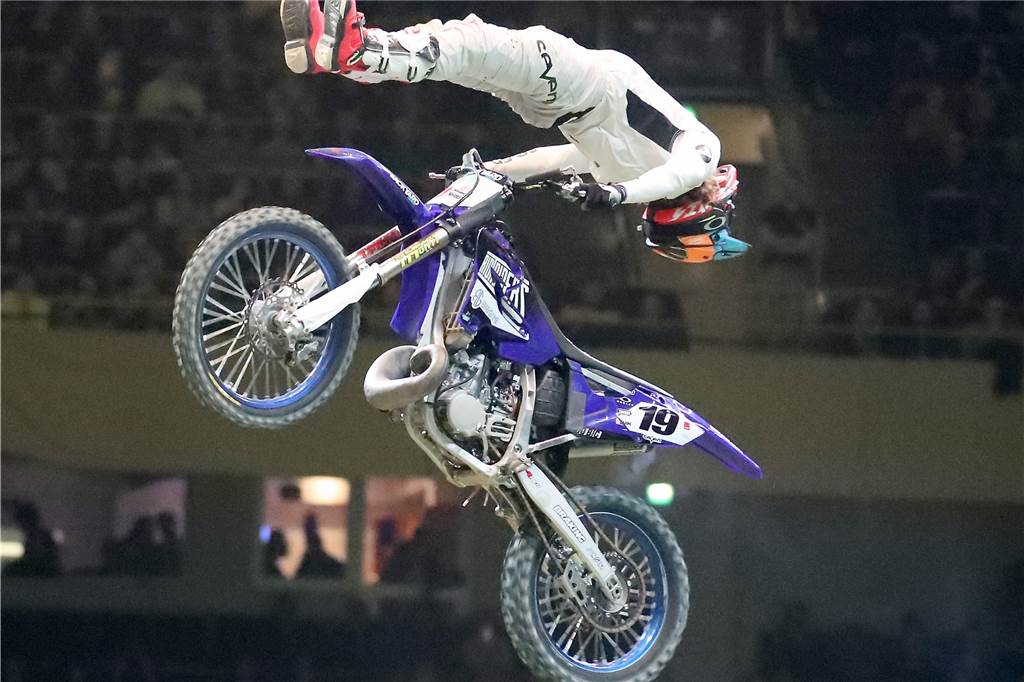 Freestyle beim ADAC Supercross in der Westfalenhalle am 14. Januar: Die motorisierten Akrobaten sorgten für Staunen in der ausverkauften Halle.