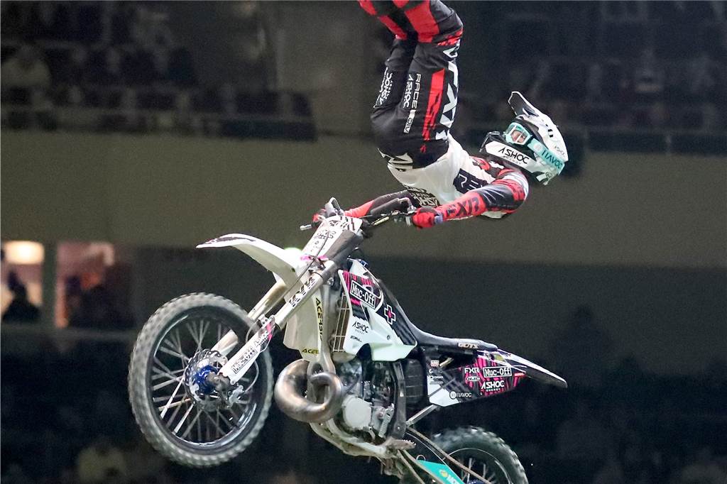 Freestyle beim ADAC Supercross in der Westfalenhalle am 14. Januar: Die motorisierten Akrobaten sorgten für Staunen in der ausverkauften Halle.