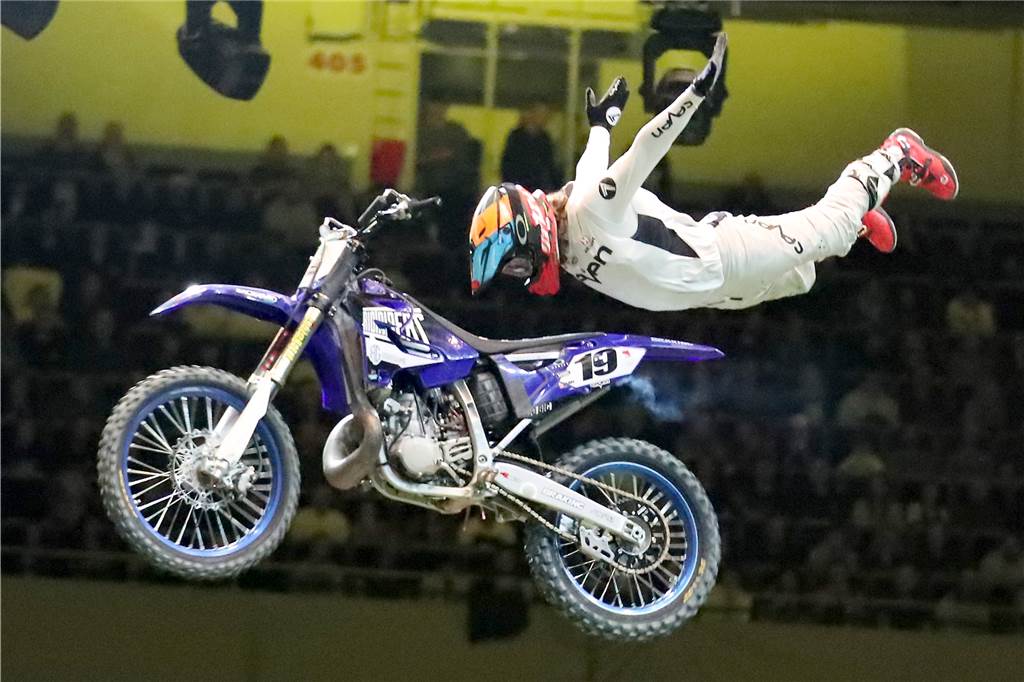 Freestyle beim ADAC Supercross in der Westfalenhalle am 14. Januar: Die motorisierten Akrobaten sorgten für Staunen in der ausverkauften Halle.
