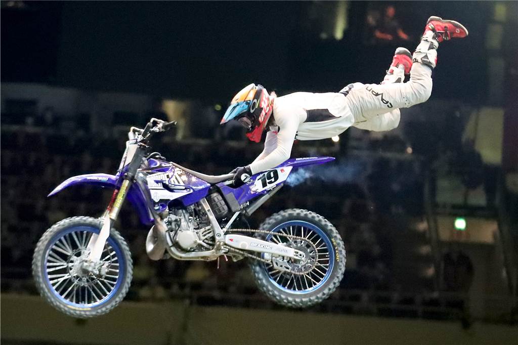 Freestyle beim ADAC Supercross in der Westfalenhalle am 14. Januar: Die motorisierten Akrobaten sorgten für Staunen in der ausverkauften Halle.
