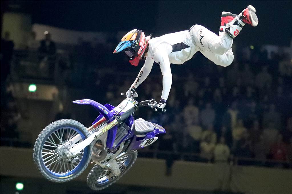 Freestyle beim ADAC Supercross in der Westfalenhalle am 14. Januar: Die motorisierten Akrobaten sorgten für Staunen in der ausverkauften Halle.
