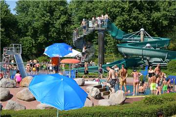 Freibadspaß war in Sem auch im Corona-Sommer möglich. Um die Hygieneregeln besser einhalten zu können, wurde die Besucherobergrenze aber nach dem ersten heißen Wochenende gesenkt.