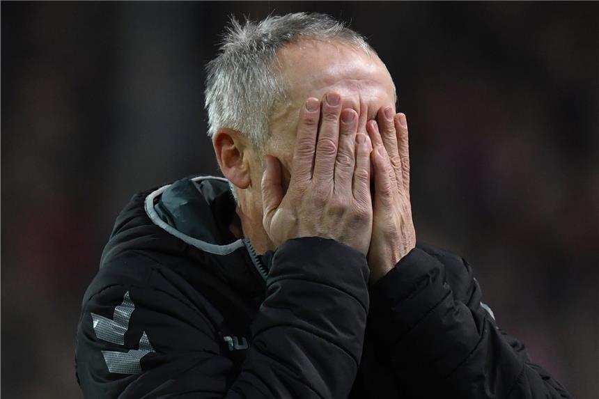 SCF bei 0:4 chancenlos - Streich dementiert Kontakt Freiburgs Trainer Christian Streich sagt über seinen angeblichen Kontakt zum FC Bayern: "Das entbehrt jeglicher Realität."