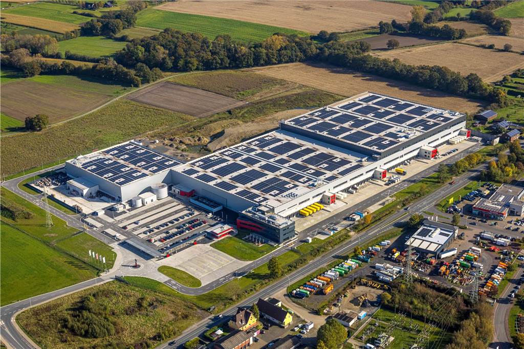Freie Gewerbeflächen sind in Selm rar gesät. Ein Unternehmen, dass sich in den vergangenen Jahren auf 12,8 Hektar immer weiter ausgebreitet hat, ist Cordes und Gräfe nördlich der Werner Straße. In diesem Jahr hat auch die Norderweiterung auf knapp 6 Hektar immer mehr Form angenommen.