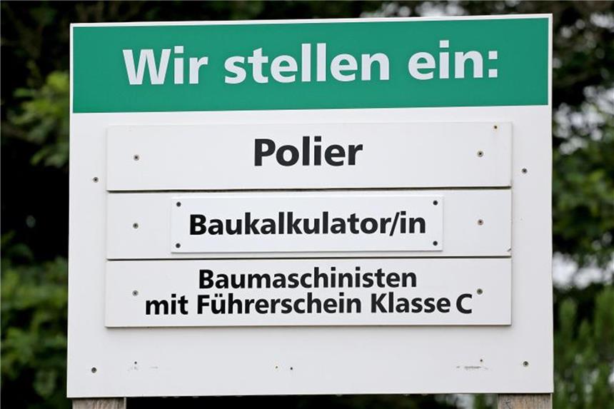 Bundesregierung hebt Wachstumsprognose an Freie Stellen für Fachkräfte: Der brummende Arbeitsmarkt führt zu mehr Wirtschaftswachstum. Foto: Jan Woitas