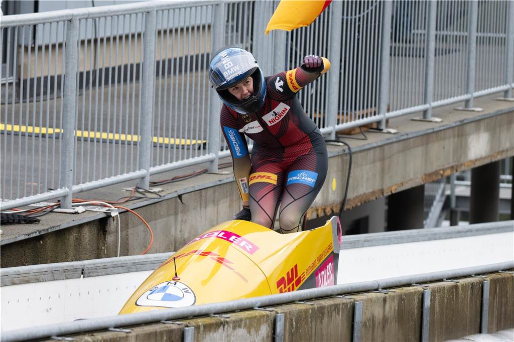 Emotionales Comeback: Olympiasiegerinnen siegen im Sturzrennen Laura Nolte