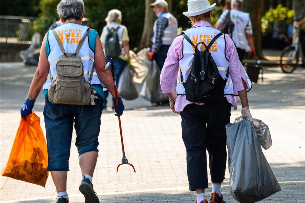 Für Vereine im Stadtbezirk Hörde stehen 140.000 Euro Corona-Hilfe bereit Freiwillige Müllsammler können die Kosten für Müllsäcke, Handschuhe und Zangen erstattet bekommen.