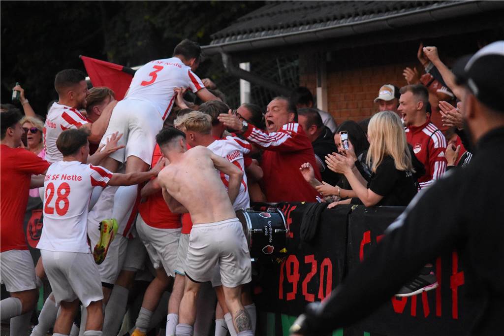 BV Lünen verpasst im Elfmeterschießen die Kreisliga A: Drama im Aufstiegsfinale Frenetischer Jubel bei den Sportfreunden. Nette ist A-Ligist.